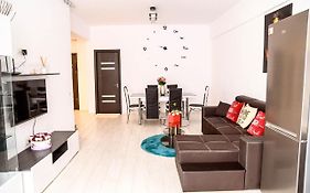 Leo'S Apartment